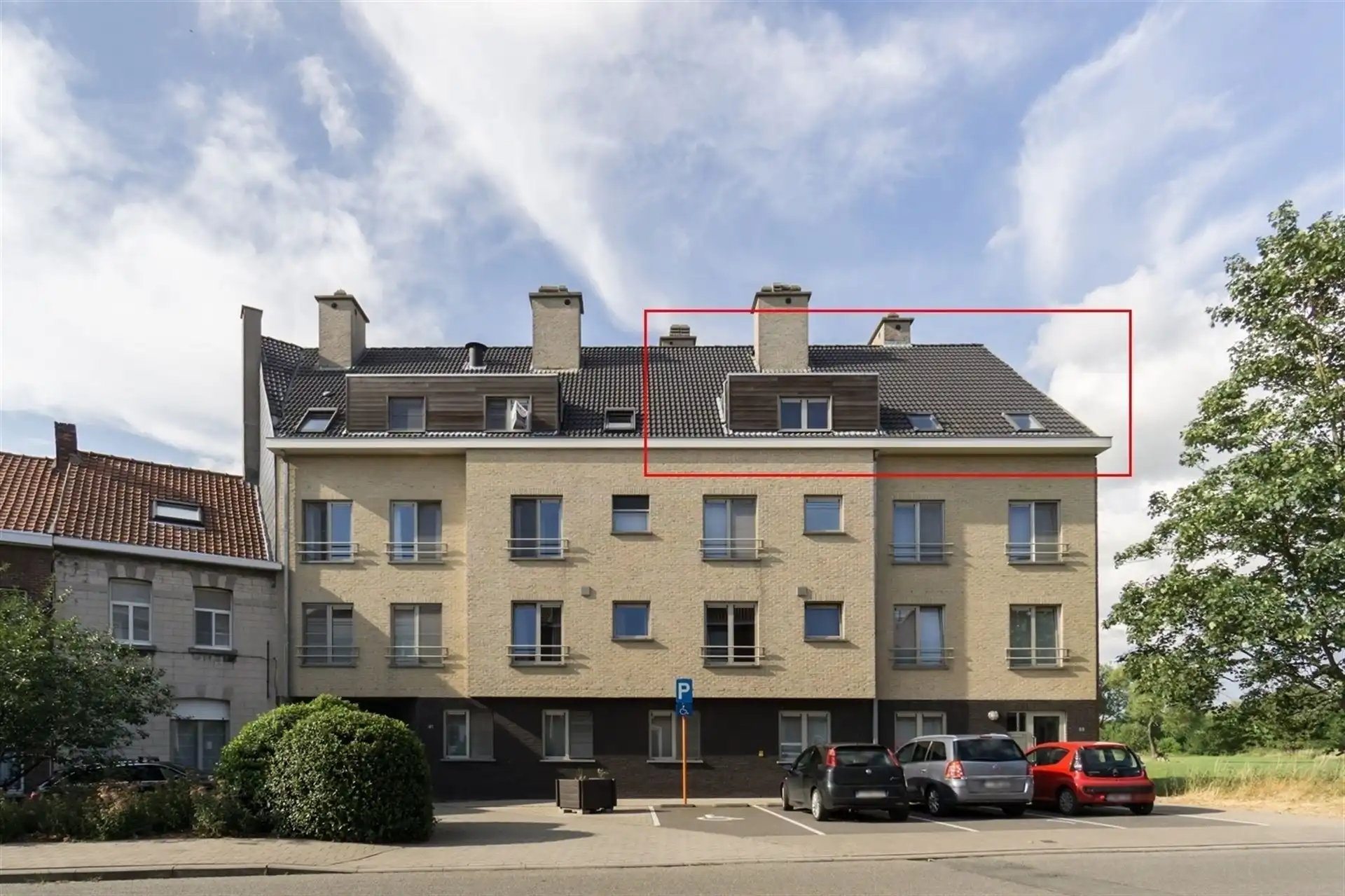 Lichtrijk dakappartement met 2 slpks, terras en garage (+€29.000) foto 16