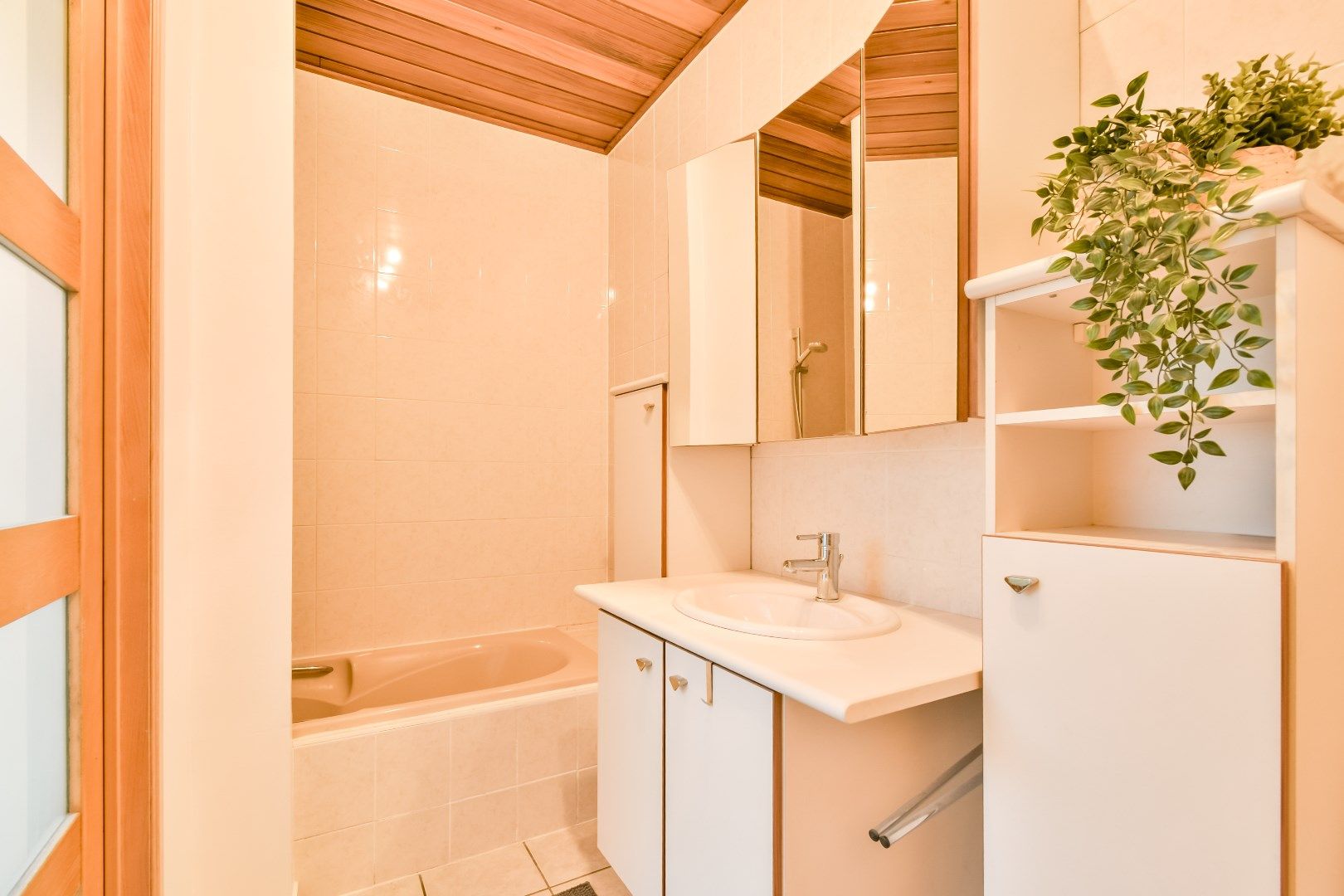 Instapklare woning in het centrum van Wevelgem! foto 13