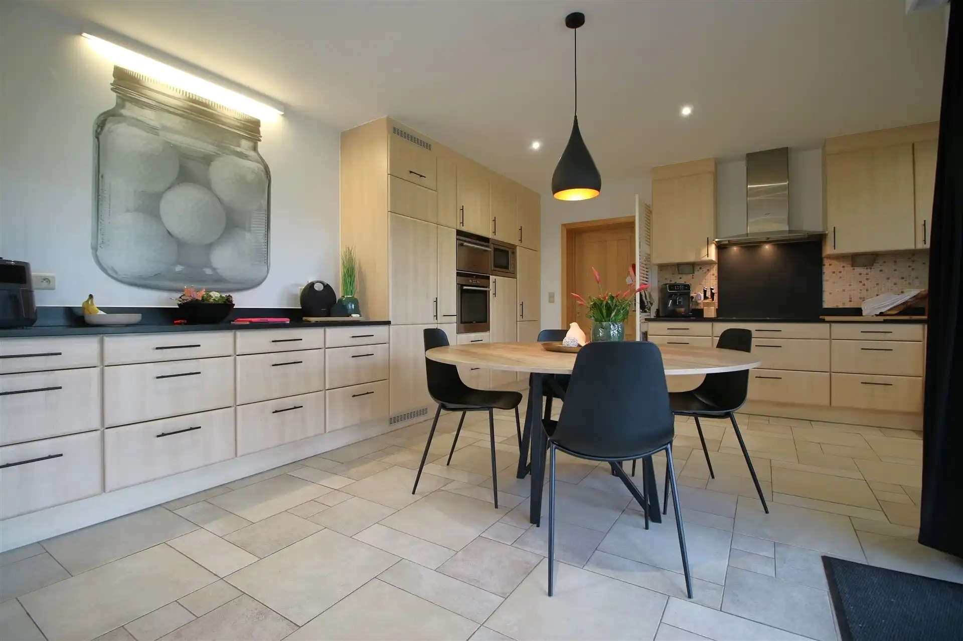 Ruime villa met 3 slpk en grote tuin foto 5