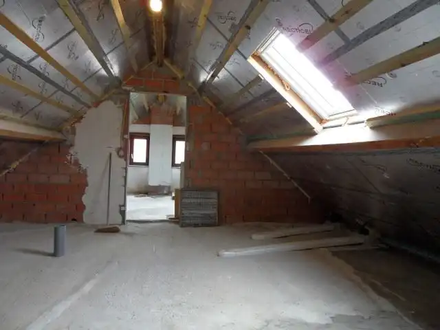 Rustig gelegen BUNGALOW, 2 slaapkamers / bureel, garage en tuin op 4 are 66 ca foto 21