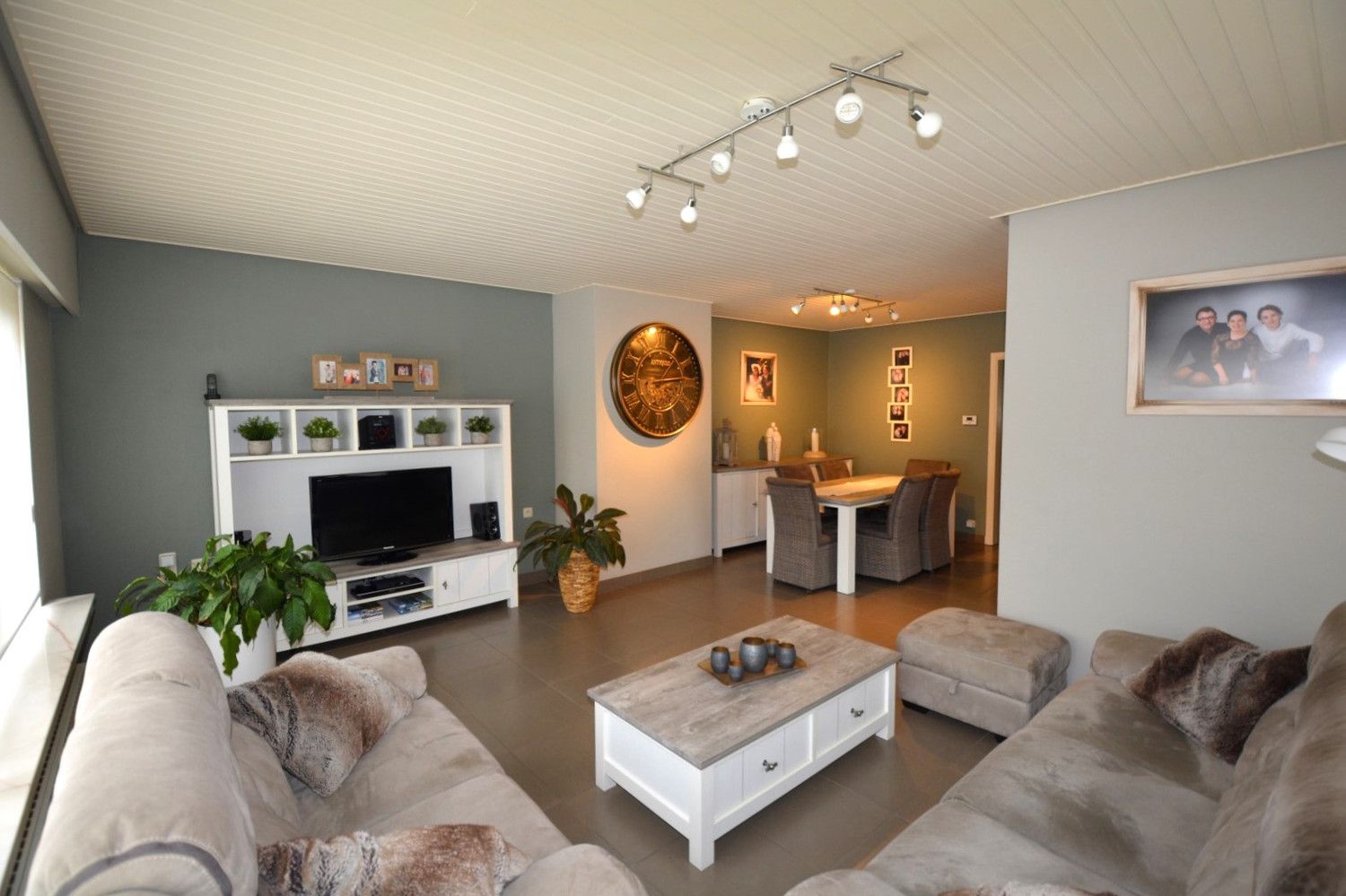 INSTAPKLARE WONING MET TUIN EN GARAGE! foto 2