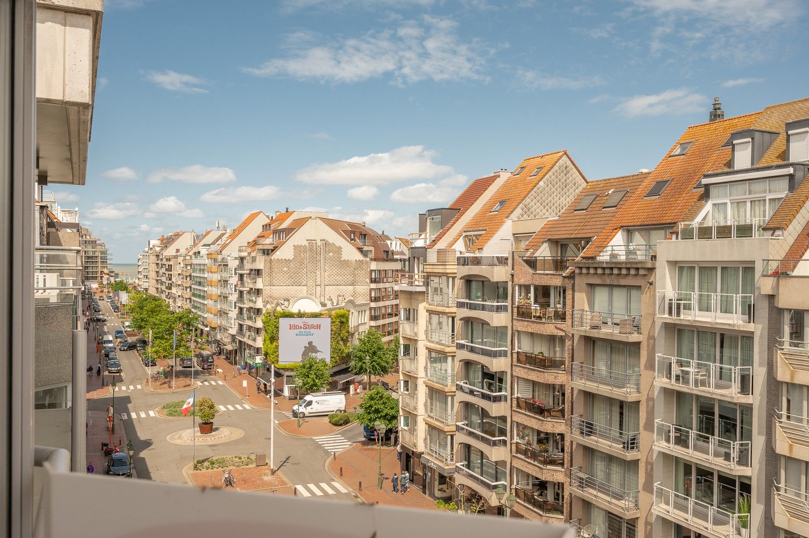 Instapklaar, volledig gerenoveerd 3 slaapkamer appartement gelegen in het centrum van Knokke. foto 2