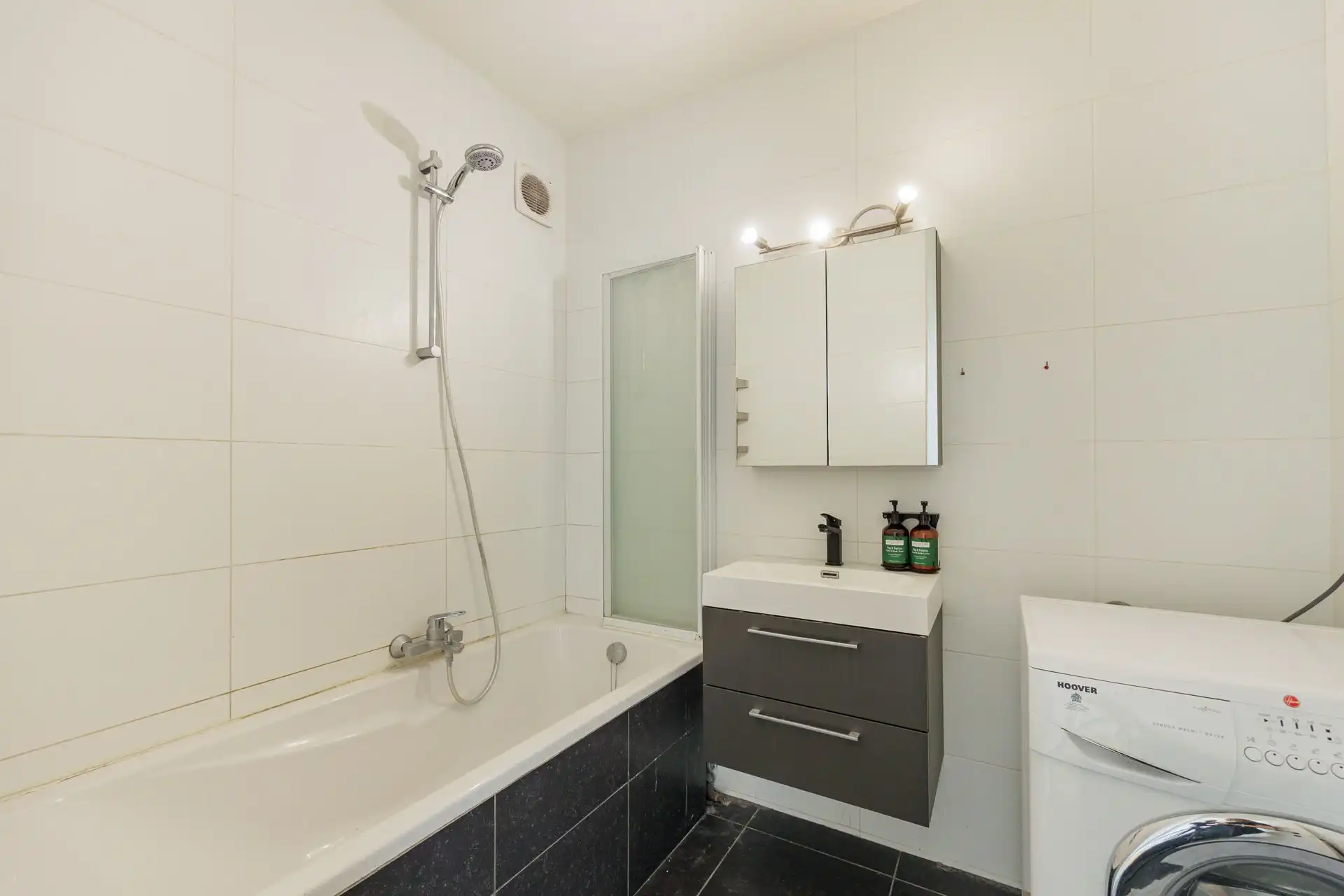 Rustig gelegen 2 SL appartement met garage foto 14