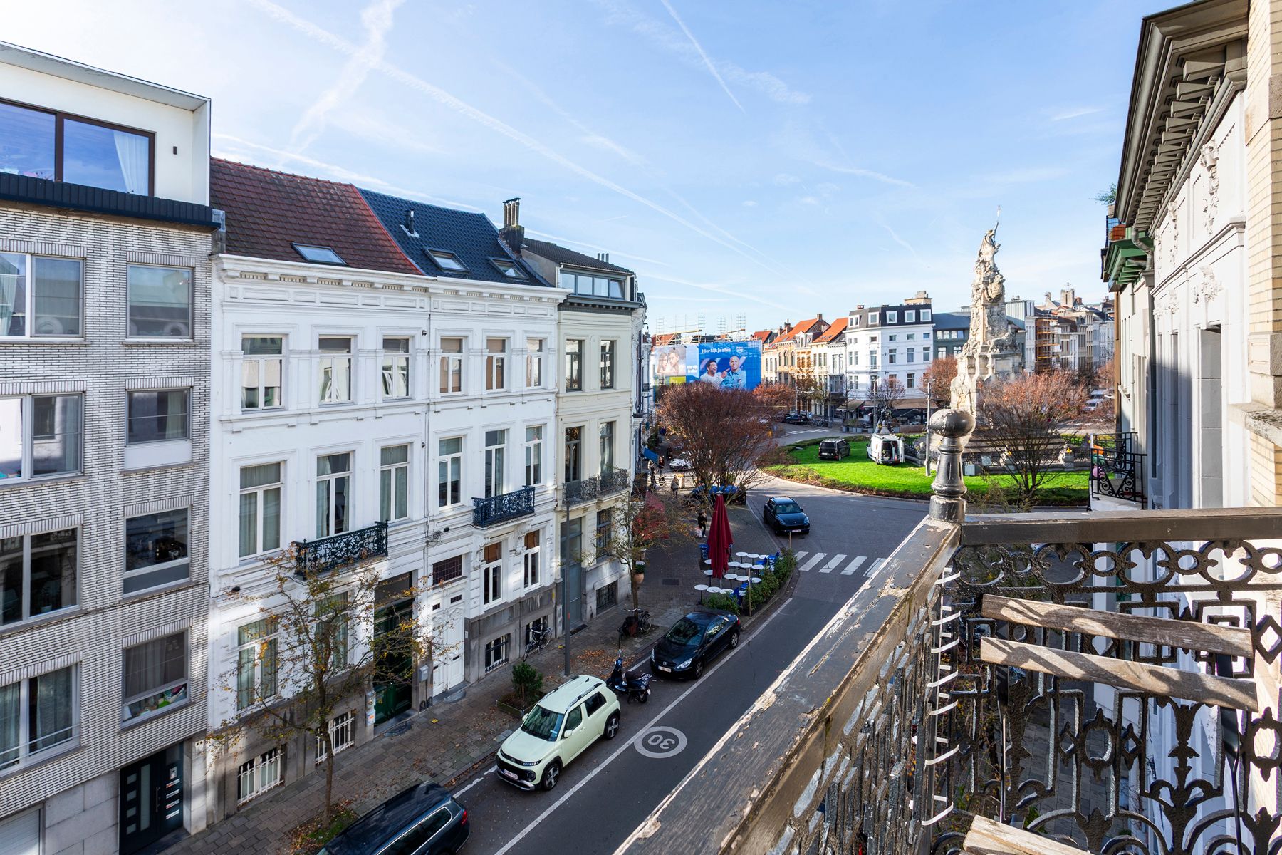 Licht en ruim bemeubeld appartement in hartje Zuid-Antwerpen foto 7