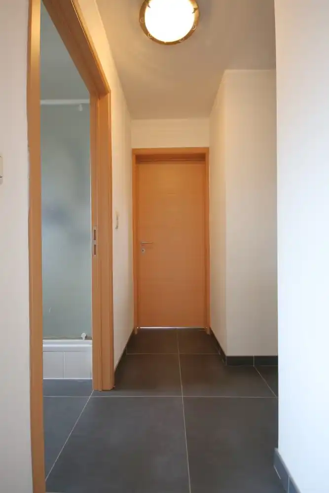 Rustig gelegen duplex appartement, met garage en extra staanplaats op wandelafstand van het centrum van Sint-Truiden. foto 18