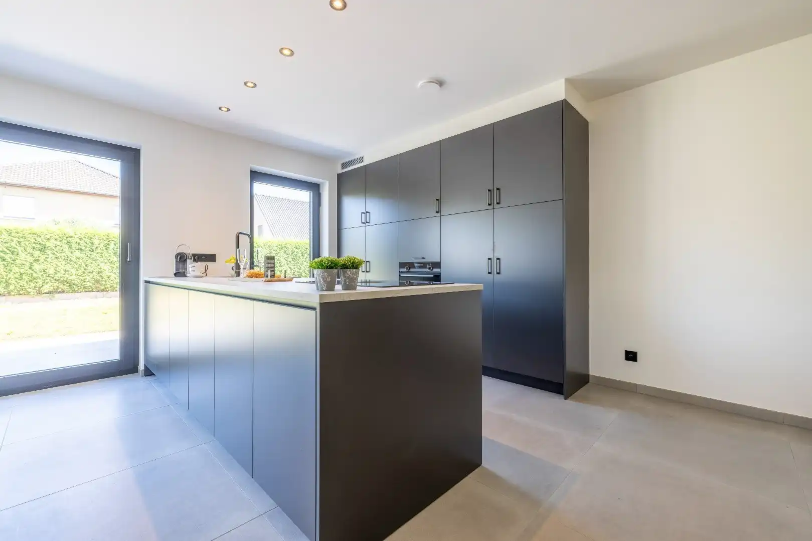 HALF OPEN NIEUWBOUW BEN-WONING MET 3 SLK, GARAGE, TERRAS EN TUIN foto 4