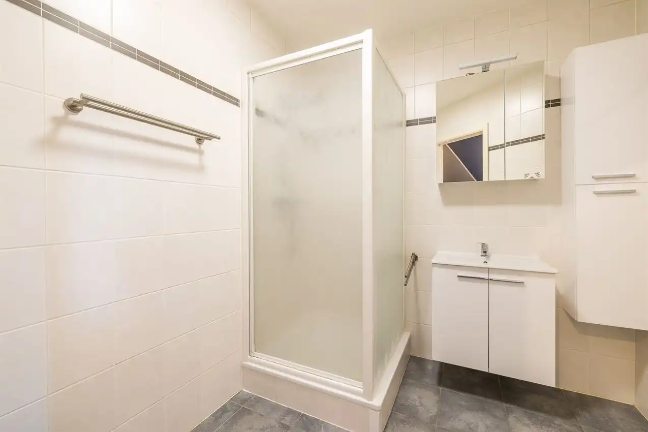 Duplex met twee slaapkamers en autostaanplaats op rustige locatie foto 15