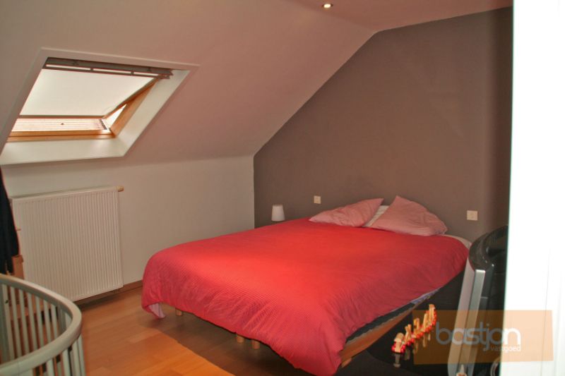 TE KOOP: Handelspand + Duplexappartement in hartje Kuurne foto 9