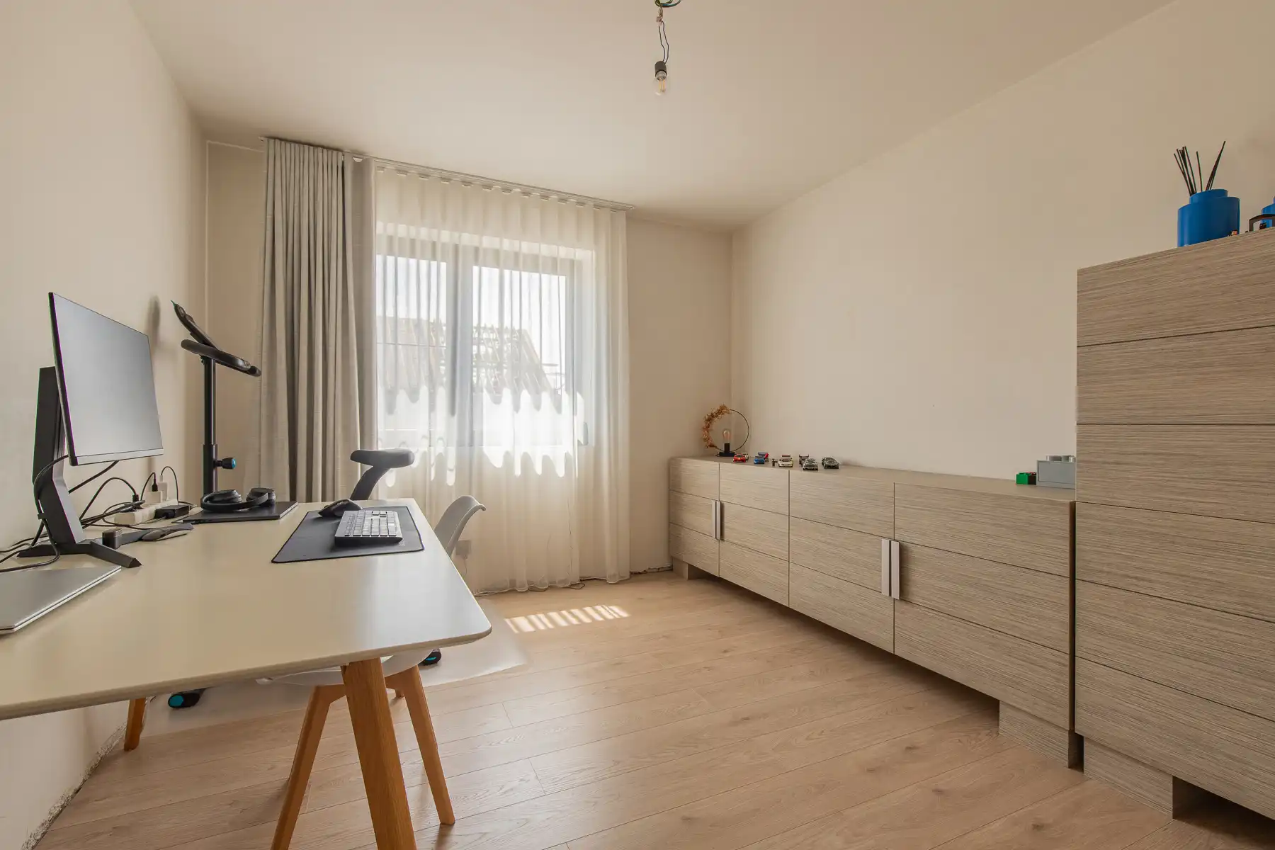 Knap afgewerkte, halfopen energiezuinige woning foto 10