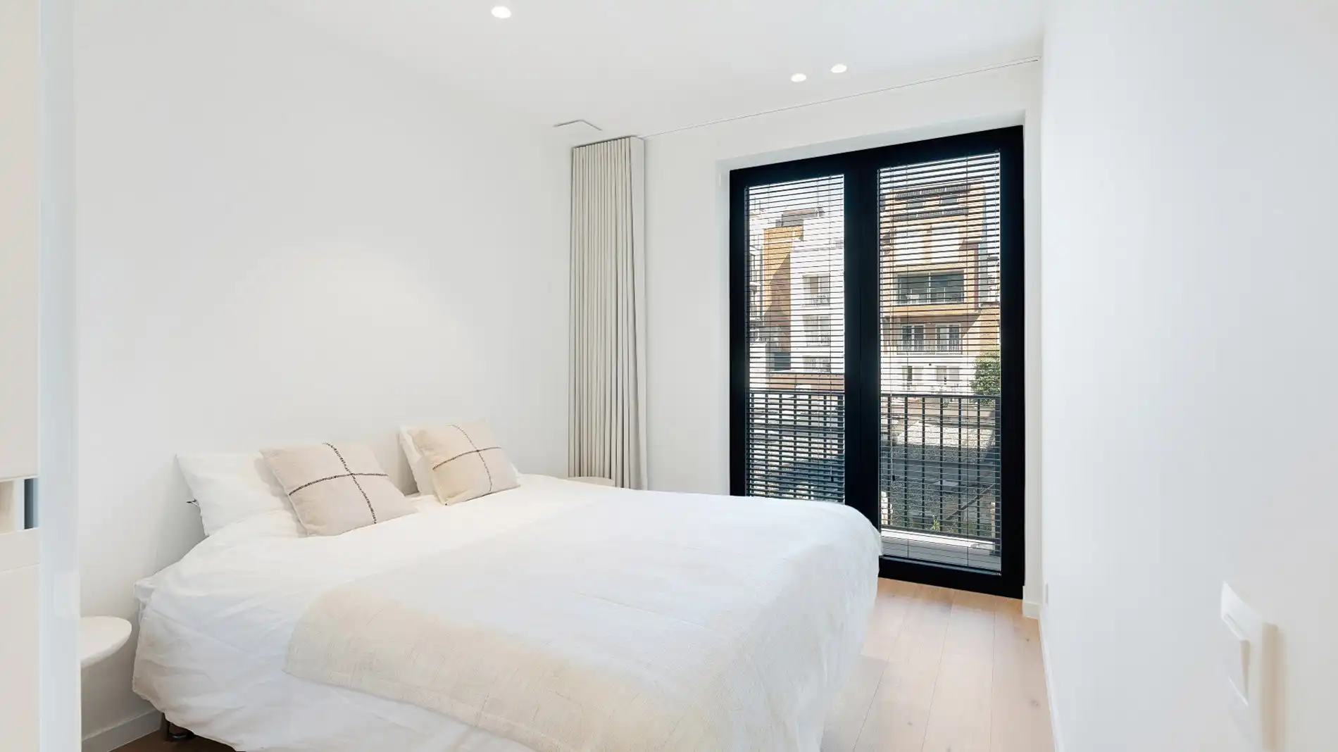 Nieuw appartement gelegen aan de zuidkant van het vernieuwde Burg. Fr. Desmidtplein. Gevelbreedte van ca. 8 meter. foto 23