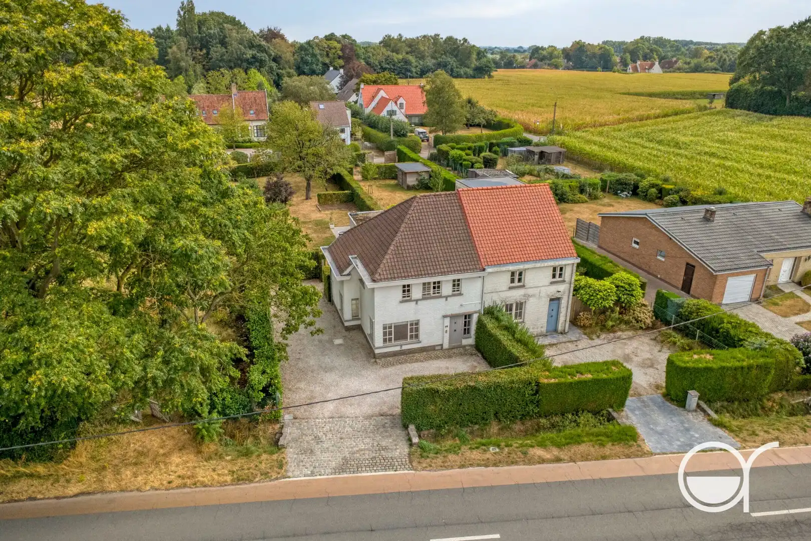 Charmante woning met mooie tuin foto 19