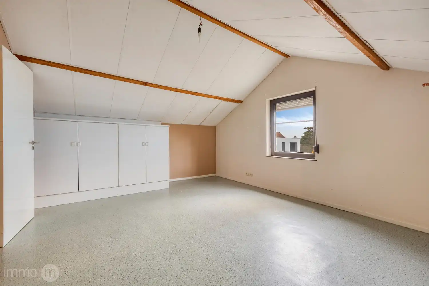 Uitstekend onderhouden open bebouwing met zonnepanelen en 3 tot 5 slaapkamers op prachtig perceel van 55a43ca foto 28