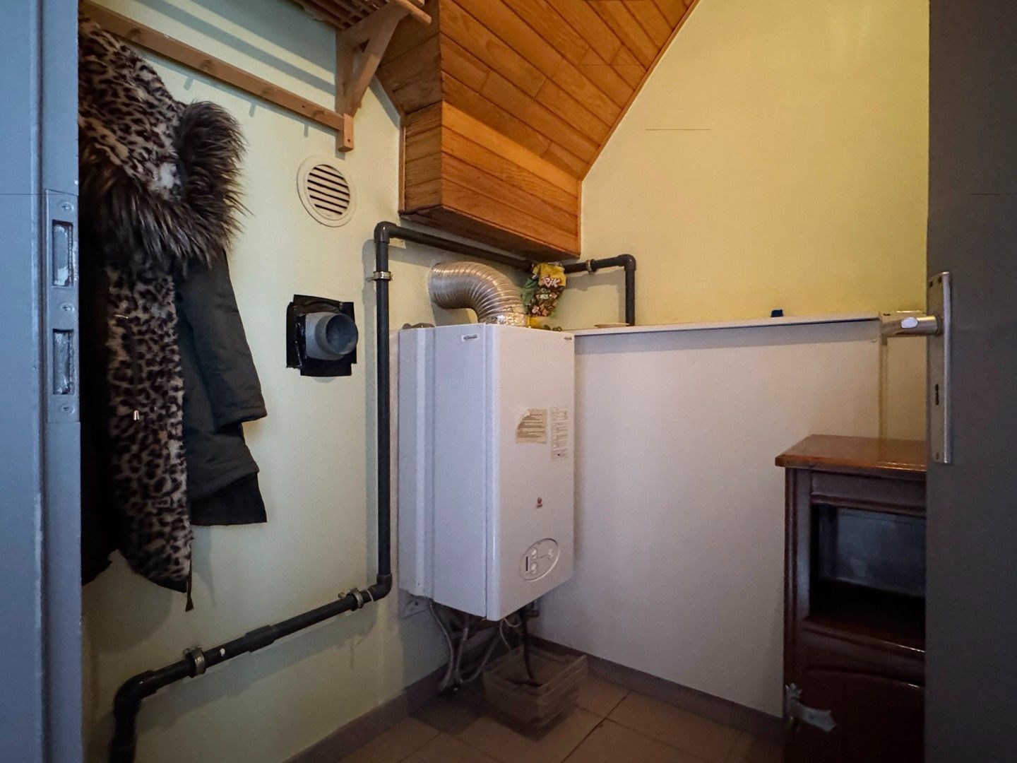 Mooi appartement met 2 slaapkamers in centrum Borgloon foto 8