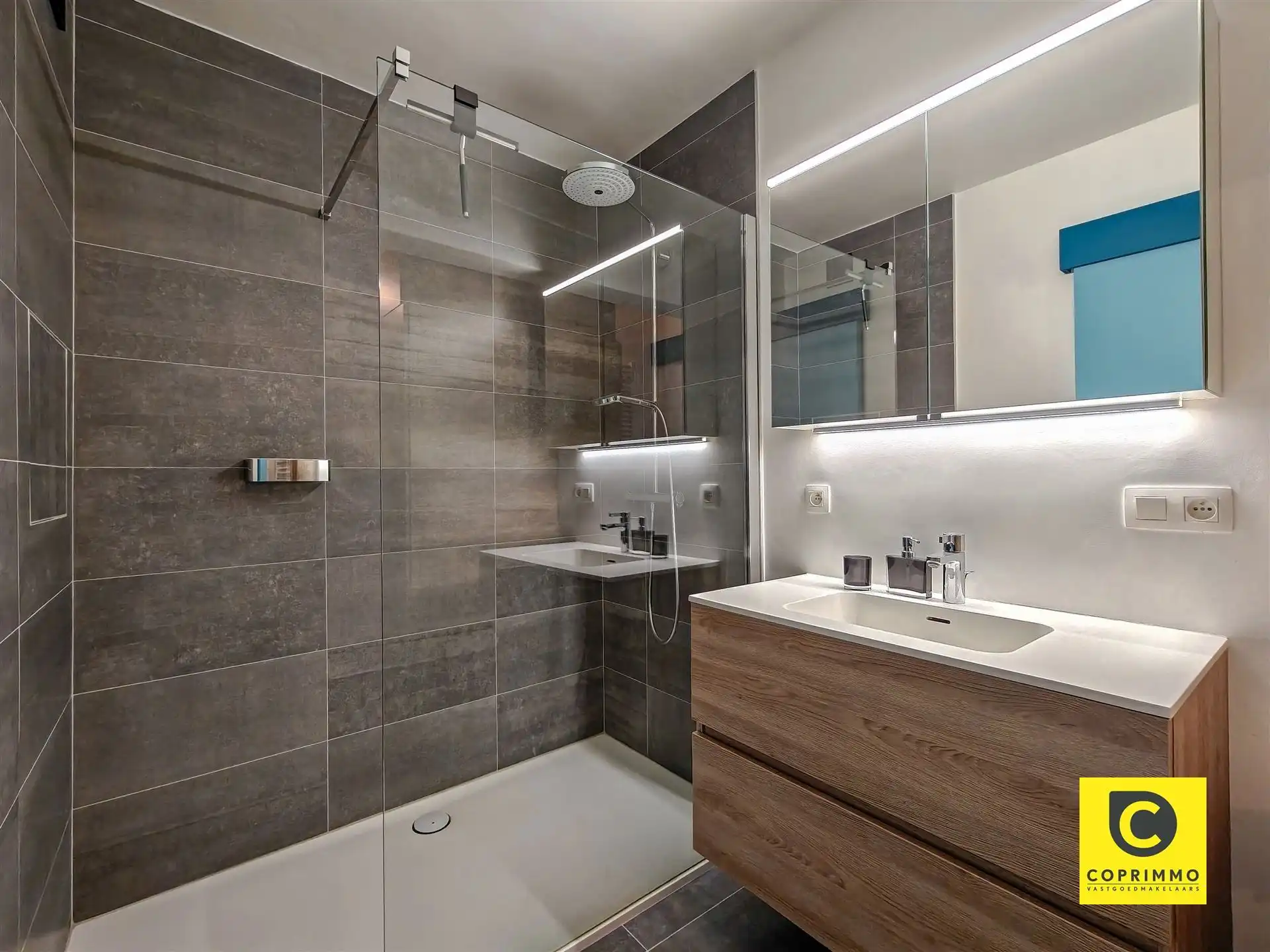2 slaapkamer appartement met prachtig zicht! foto 7