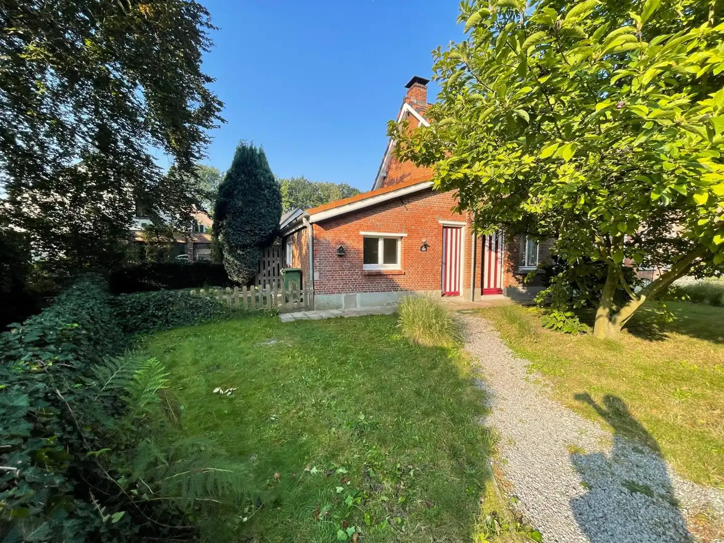 HUIS MET TUIN foto 14