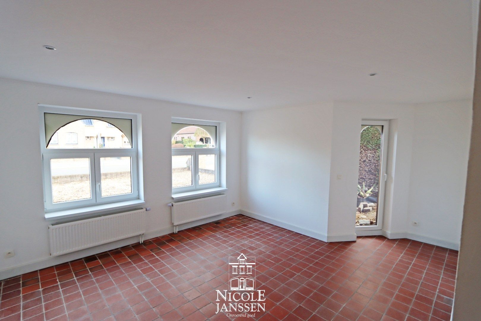 Ruime vrijstaande gezinswoning met 3 slaapkamers, tuintje en garage foto 3