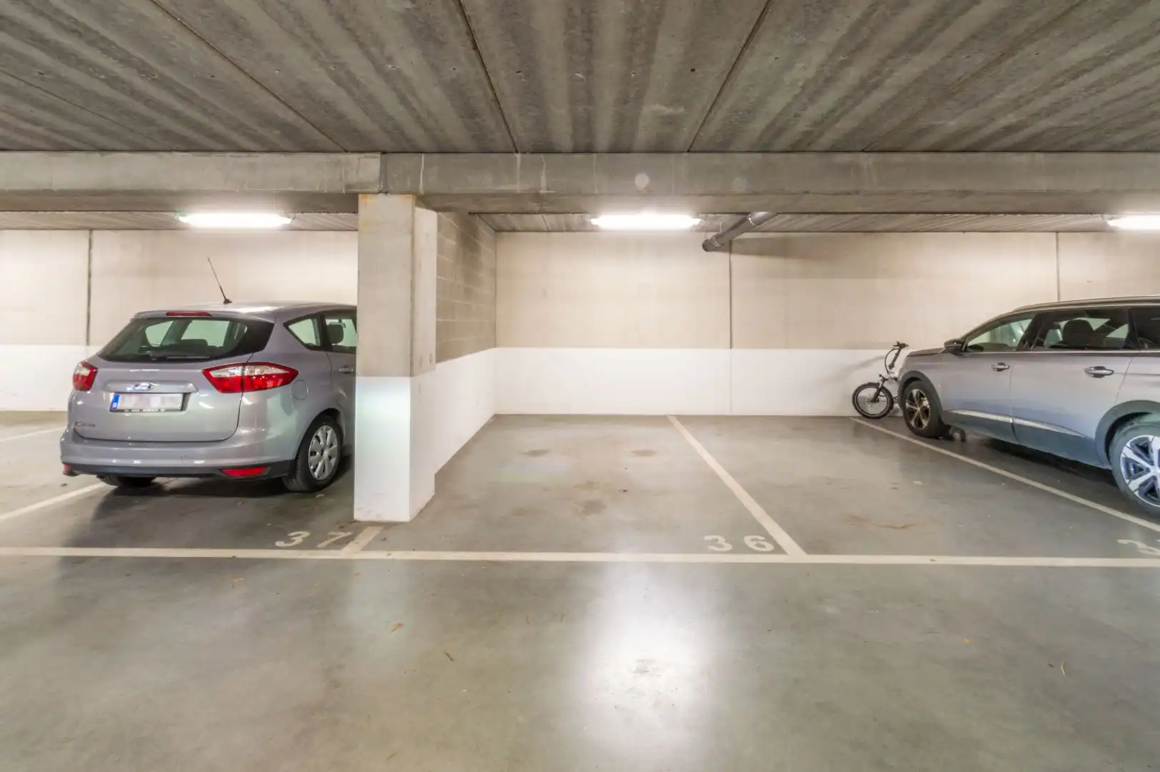 !!! OPTIE !!! Binnenstaanplaats te centrum Halle! foto 5