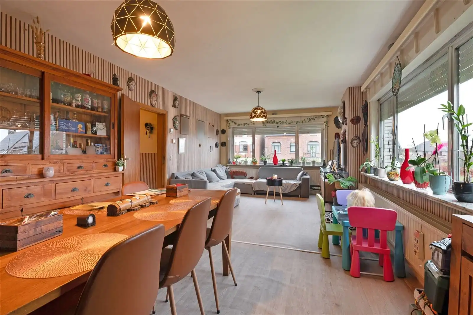 Heel ruim appartement met 2 slaapkamers en groot terras foto 3