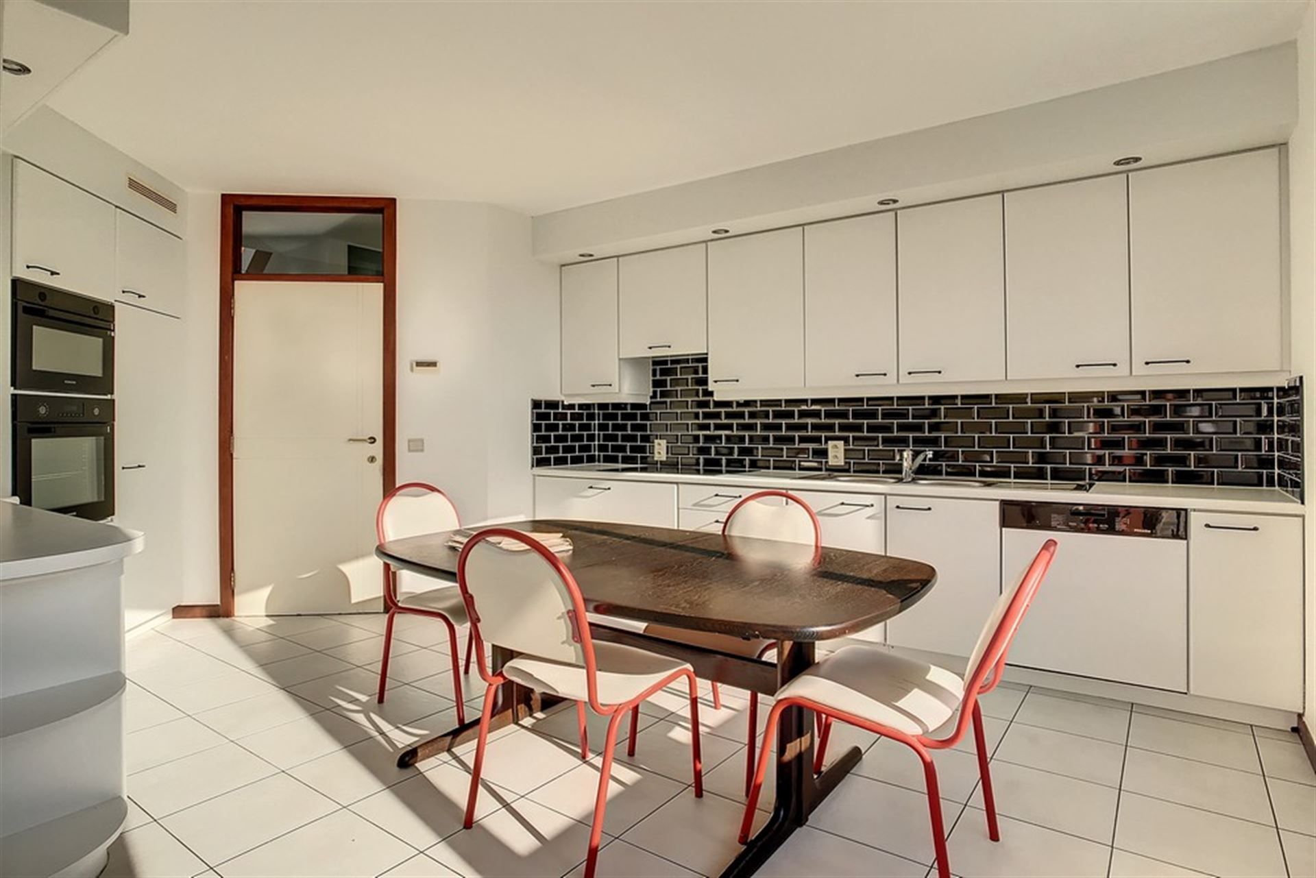 Gerenoveerde en rustig gelegen villa  foto 5