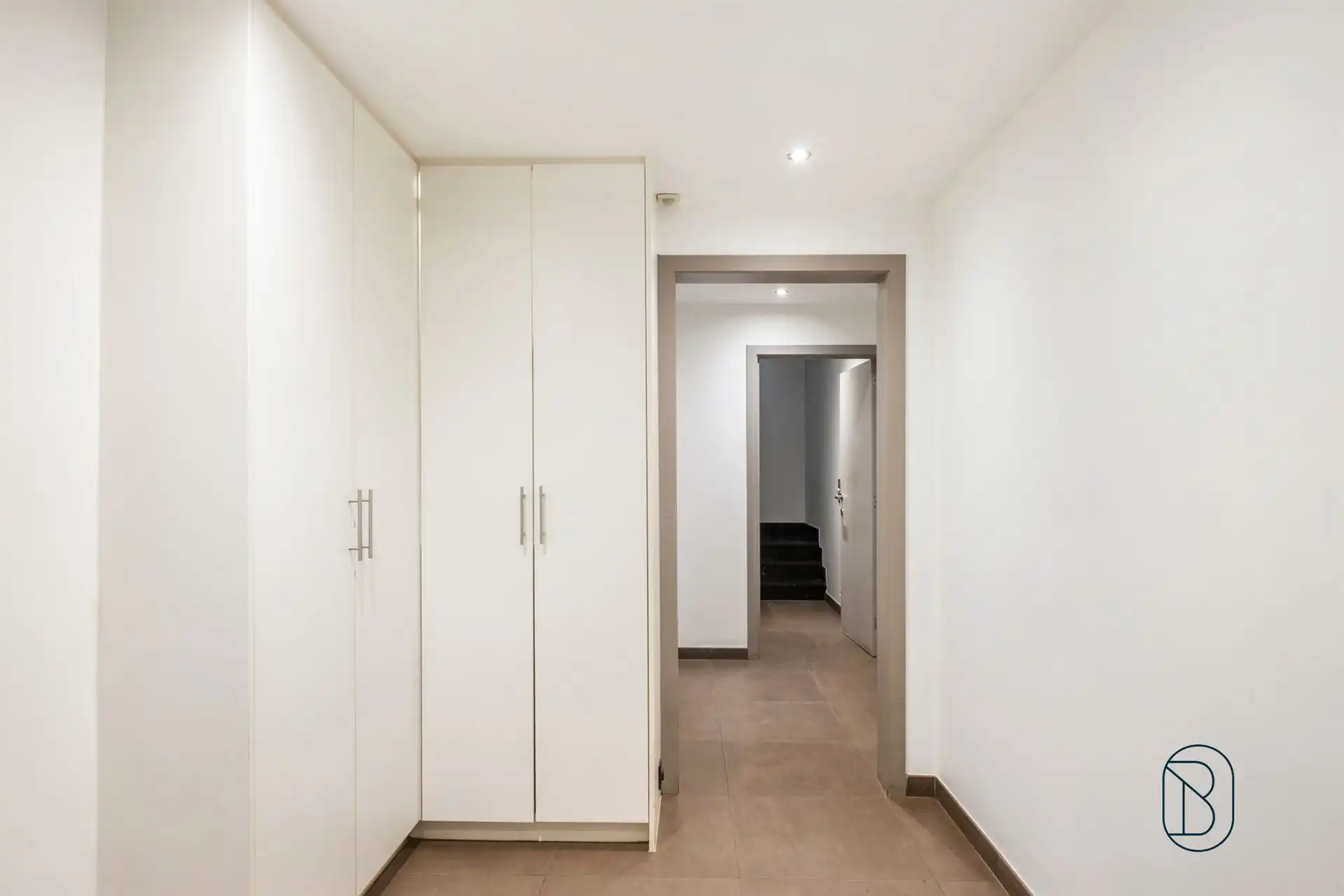 Topgelegen handelspand met luxueus duplex appartement foto 6