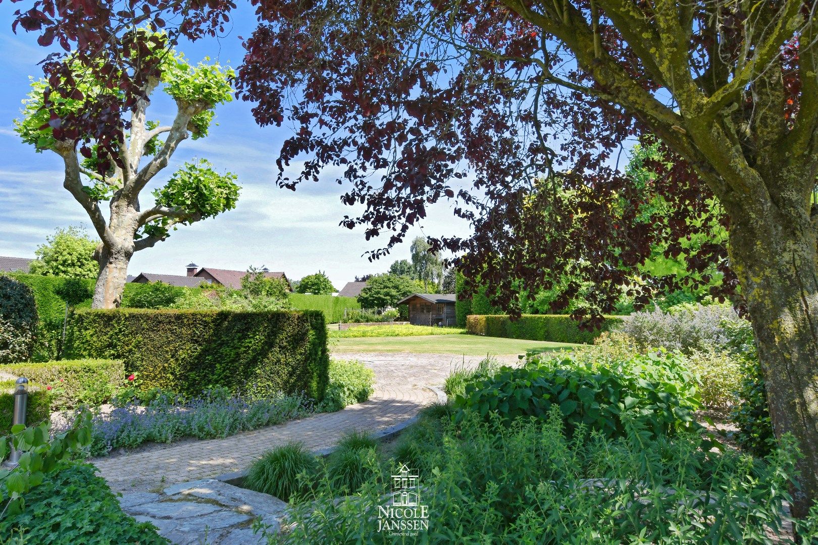 Stijlvolle villa met 4 slaapkamers, 2 badkamers en een prachtige tuin foto 35