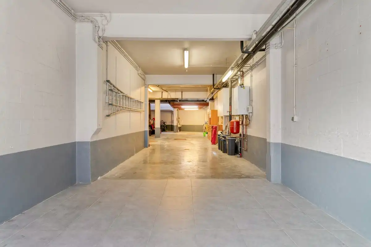 Woon-werkpand met uitzonderlijke garage (±90 m²) nabij centrum Gent foto 24