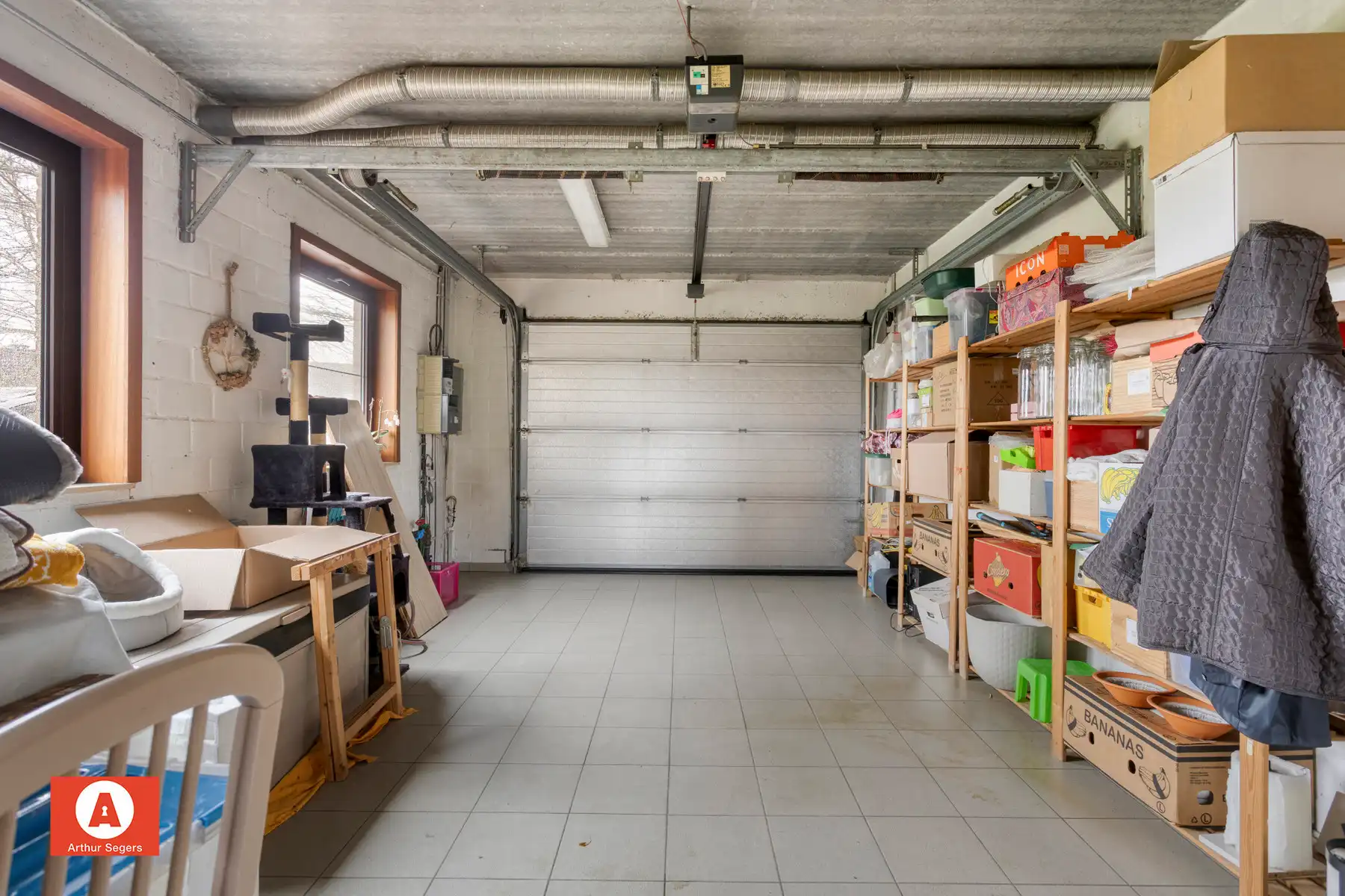 Open bebouwing in een doodlopende straat. foto 24