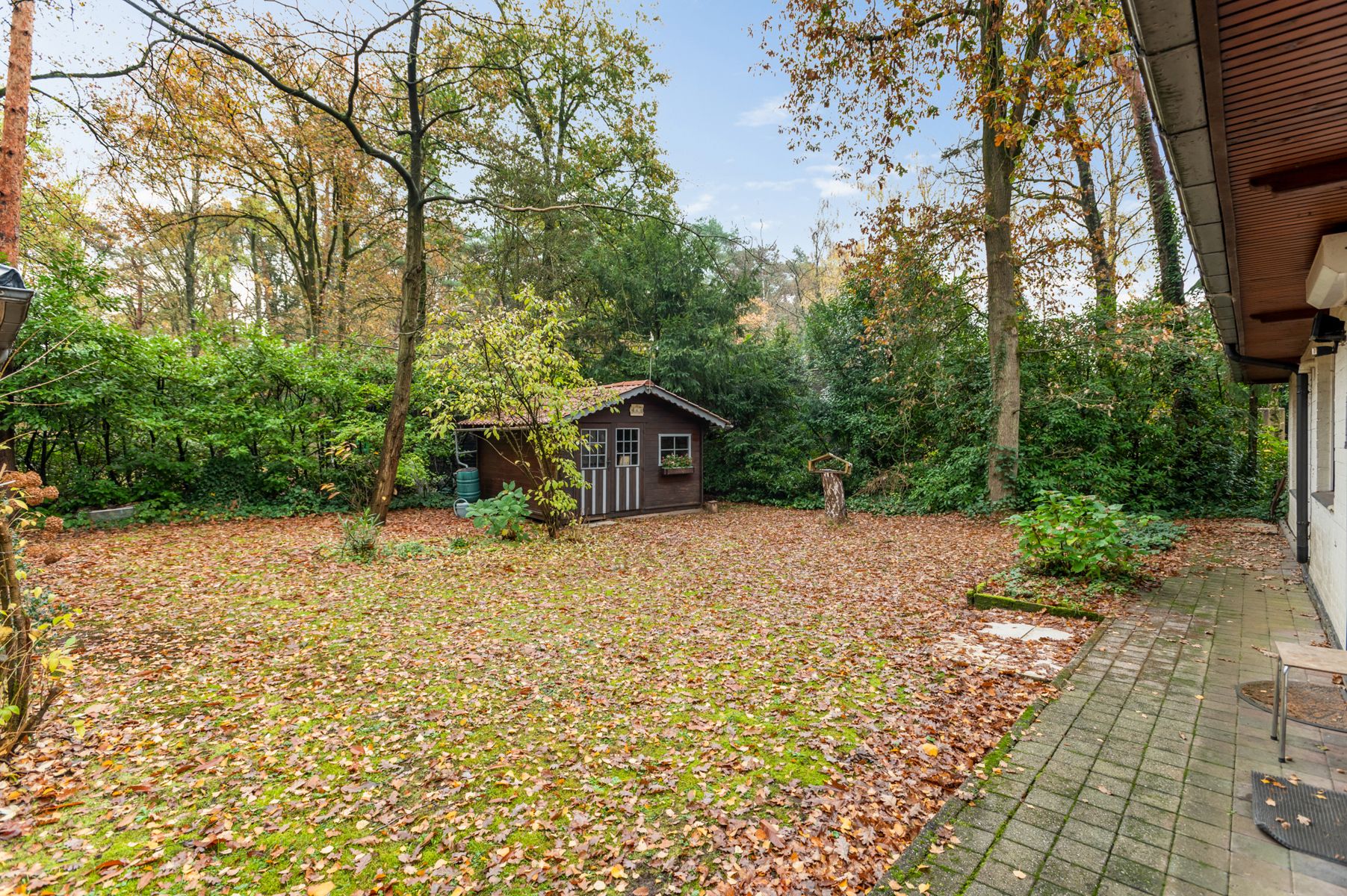 Te renoveren gelijkvloers landhuis op een perceel van ca. 1475 m² foto 3