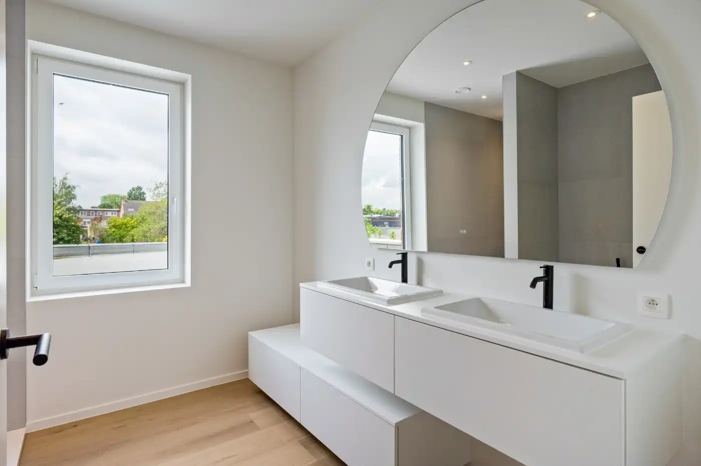 Ruime nieuwbouwwoning met 3 slpk., grote tuin en inpandige garage foto 13