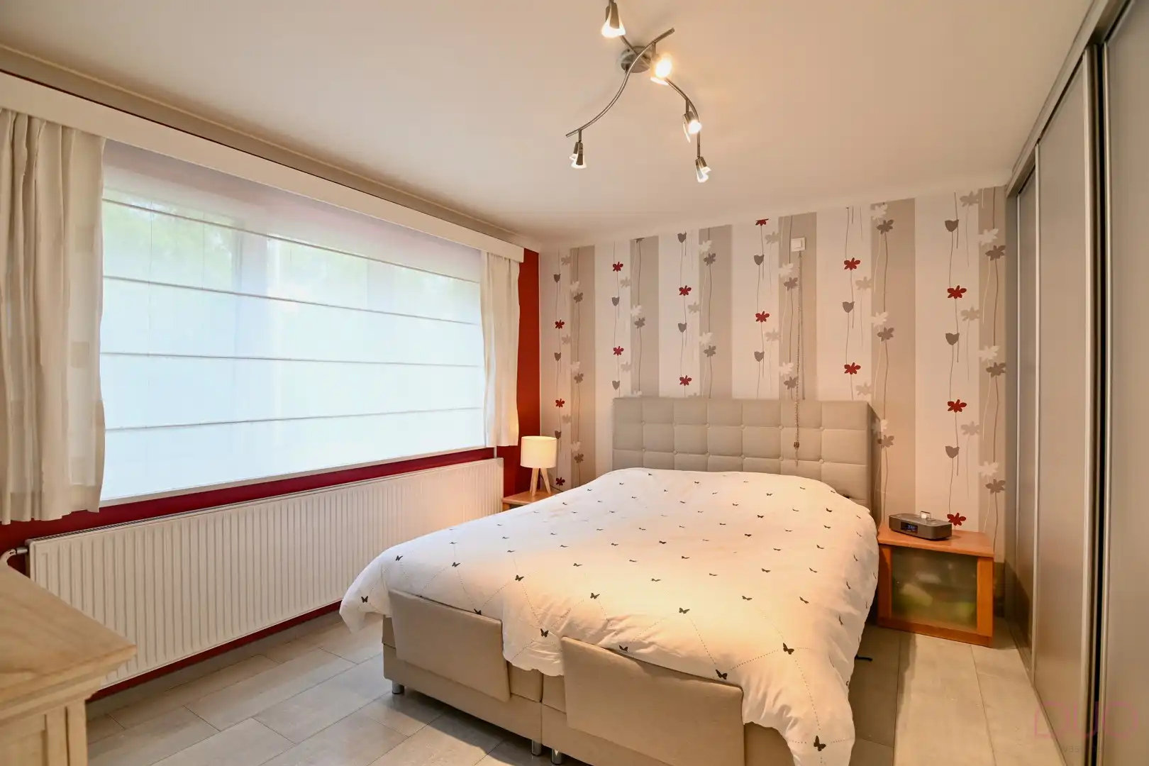 Instapklare halfopen bebouwing met drie slaapkamers, voorzien van alle moderne uitrustingen foto 11