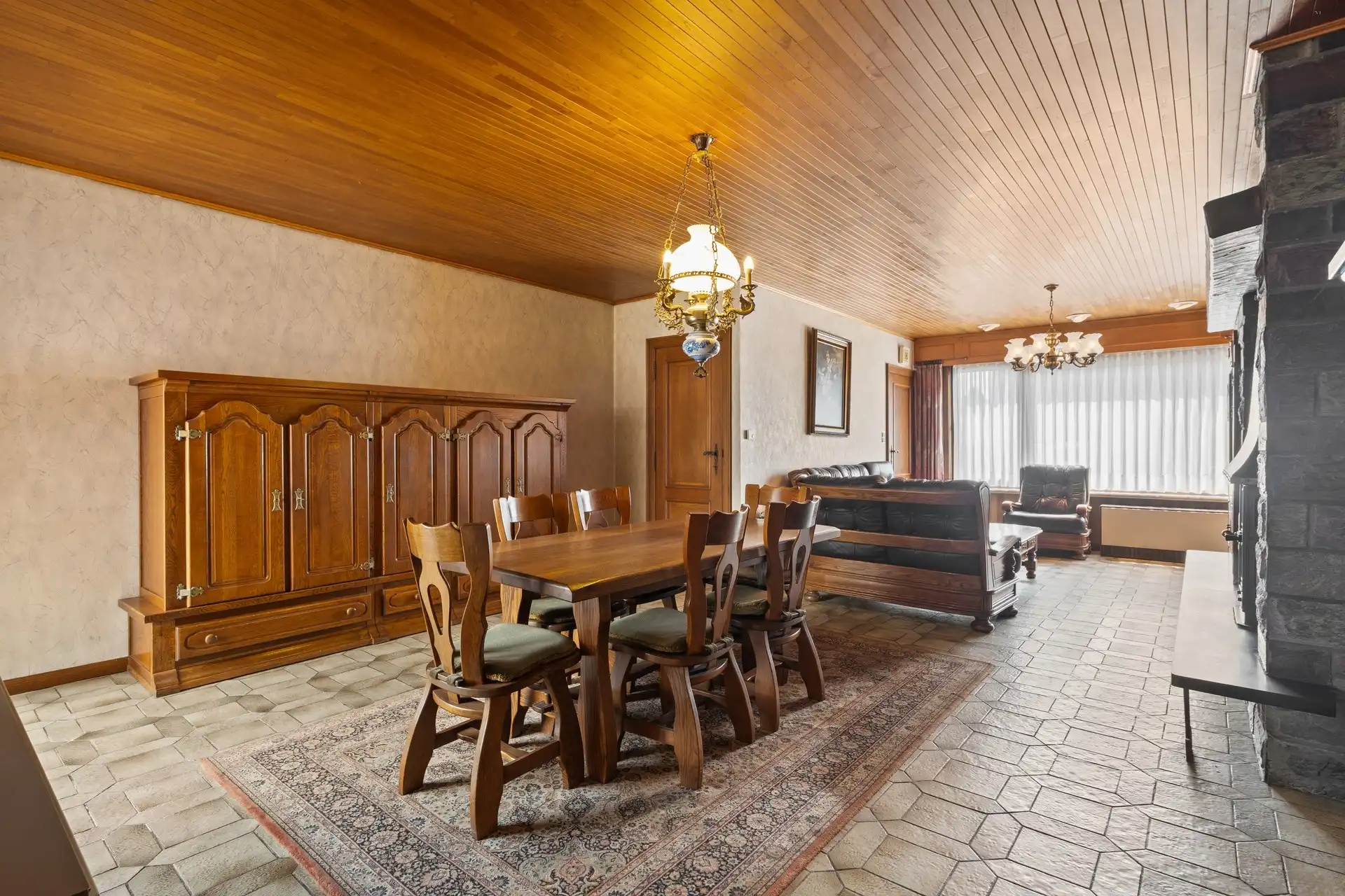 degelijke woning met veel mogelijkheden foto 2