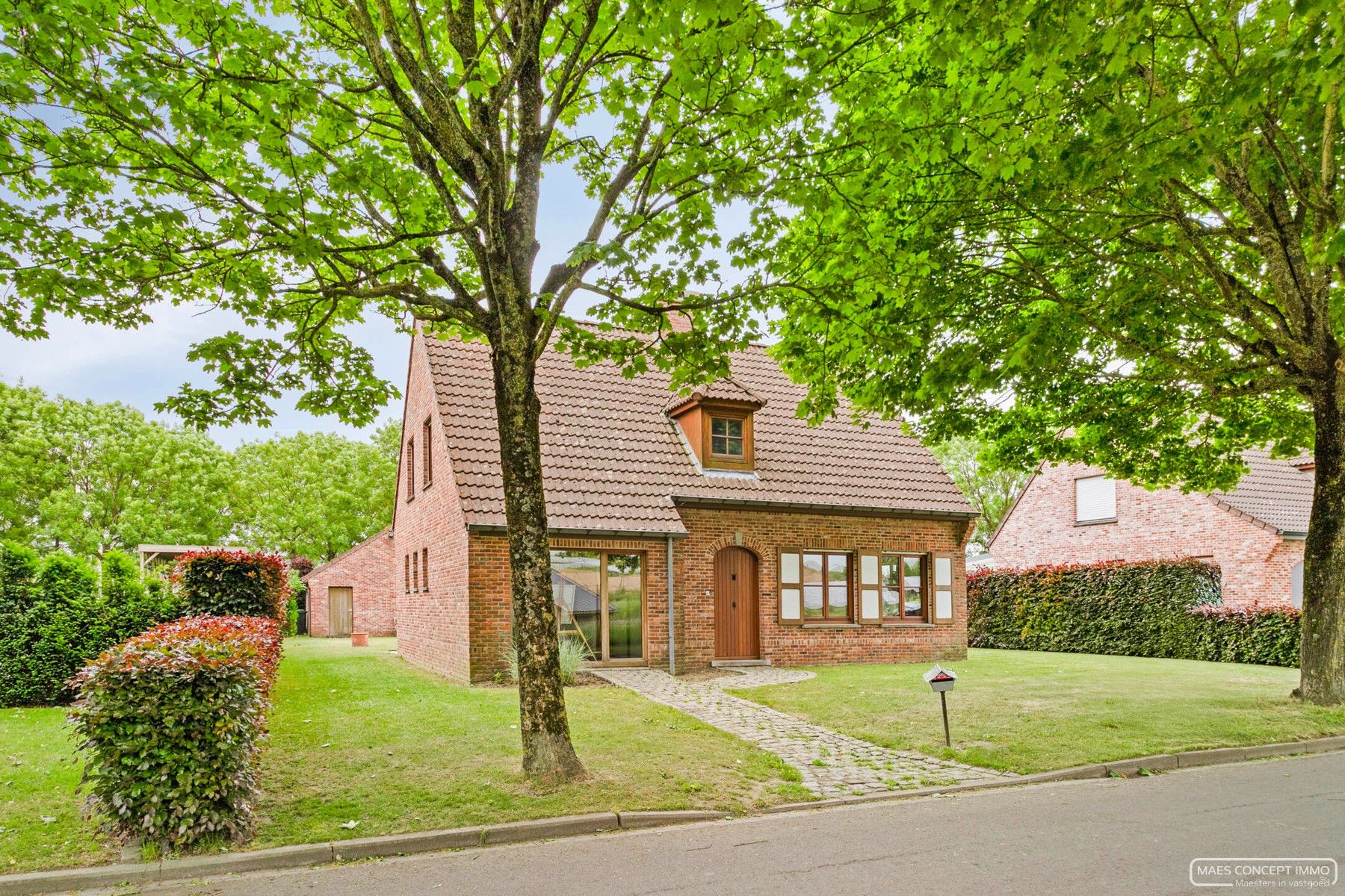Alleenstaande woning met 3 slaapkamers foto {{pictureIndex}}