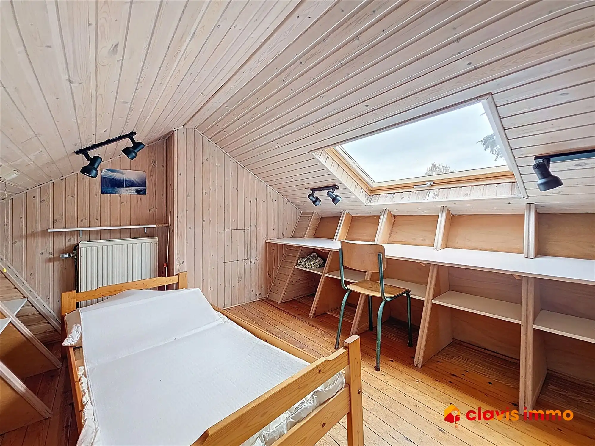 Halfopen-bebouwing in een rustige buurt foto 22