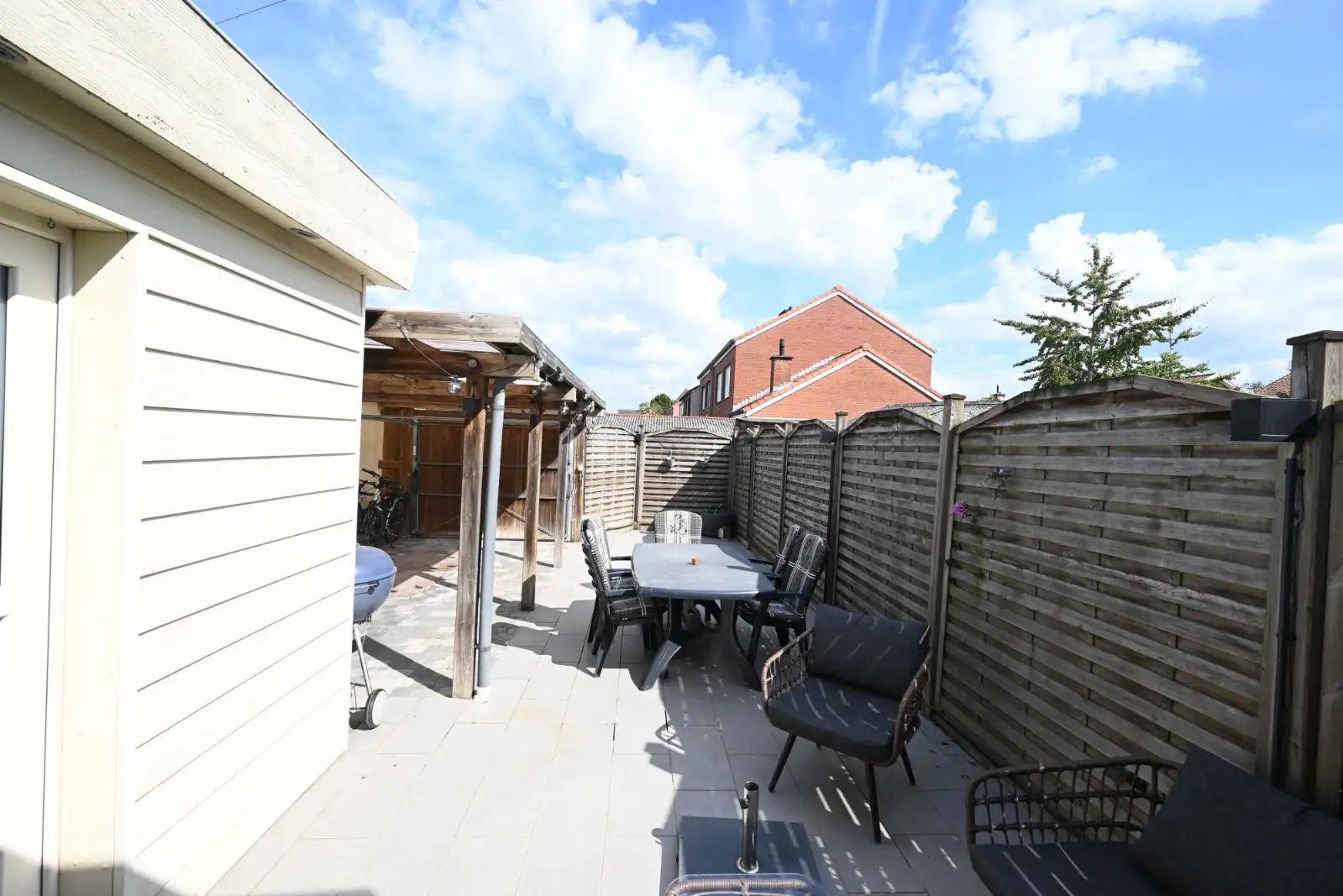 Ruime woning met 3 slaapkamers en carport foto 17