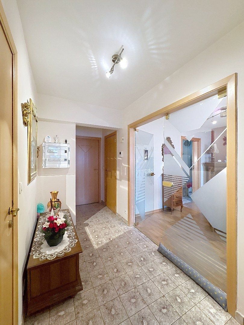 Ruim 2-slaapkamerappartement met terras, balkon, garage en berging foto 3