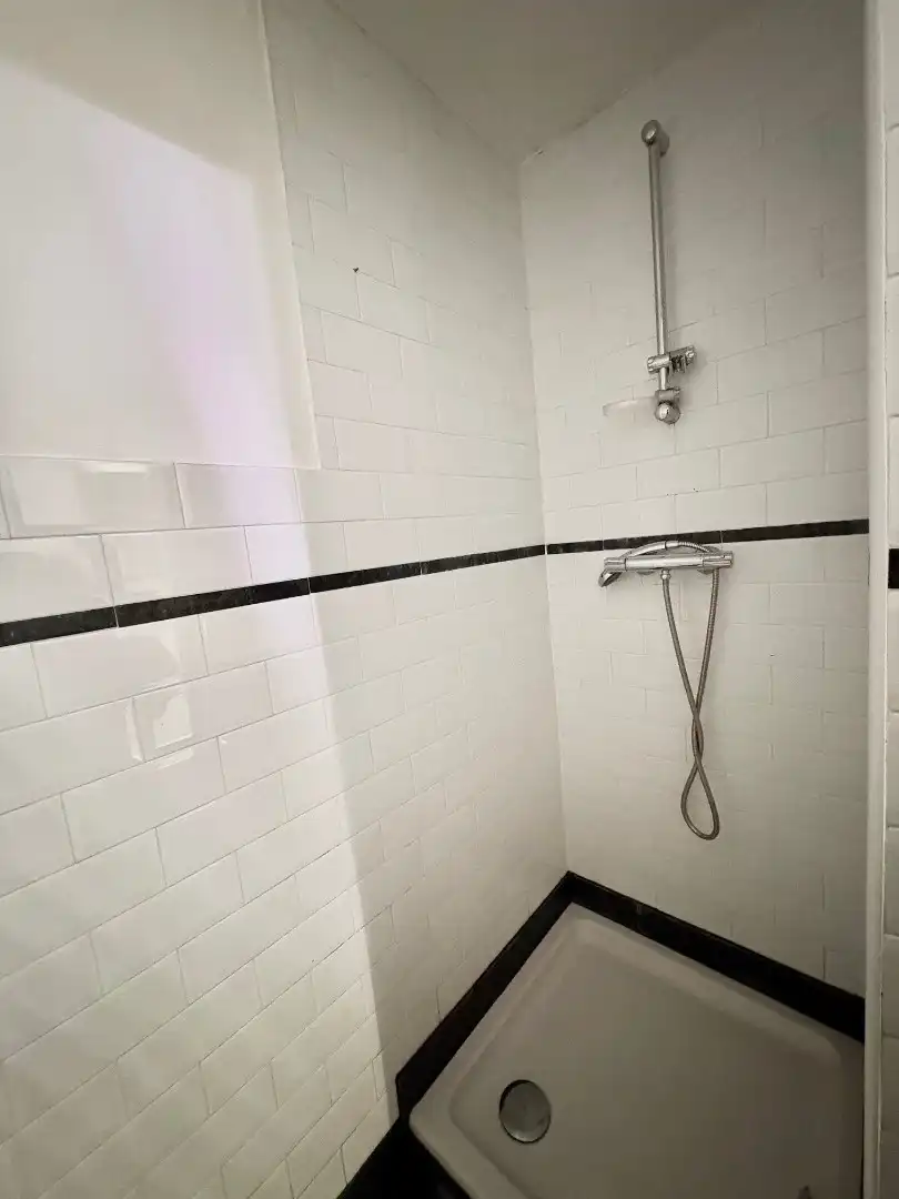 Instapklare studio op eerste verdieping in Antwerpen-Zuid foto 6