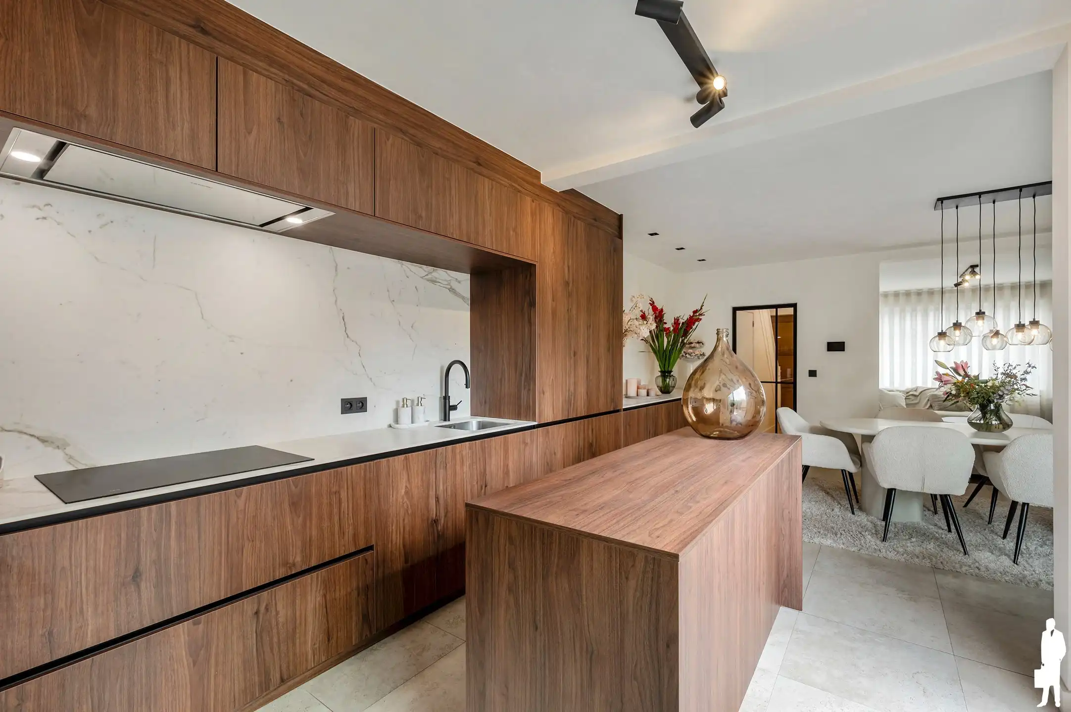 Volledig gerenoveerde woning in doodlopende straat met aangelegde tuin nabij centrum Berlaar. foto 11