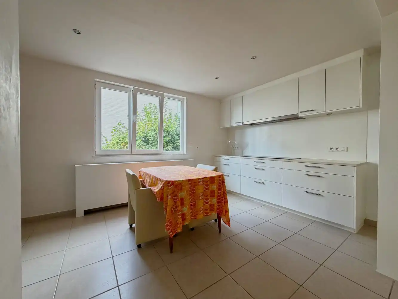 Uitzonderlijk ruime villa (450 m²) met enorm potentieel in Torhout! foto 7