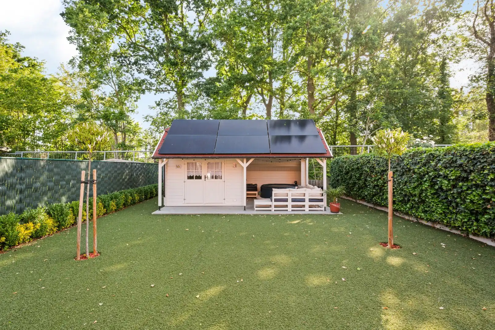 Instapklare halfopen woning met 3 slaapkamers en zolder, garage en tuin in Dadizele foto 5