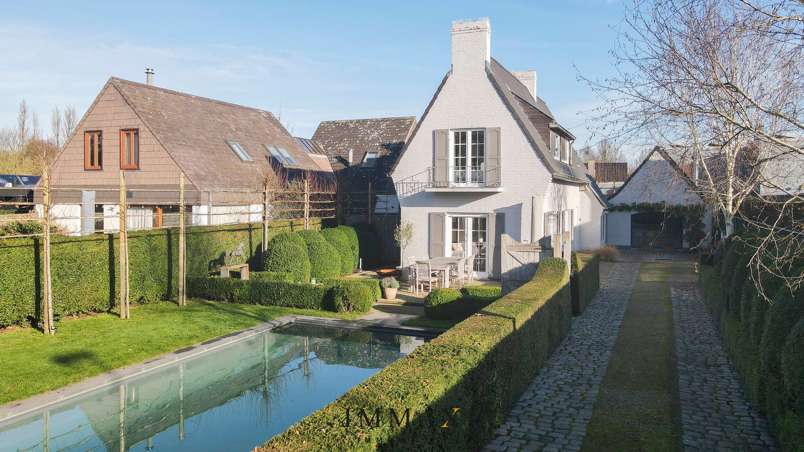 Authentieke gerenoveerde villa met bijgebouw en zwembad foto 2