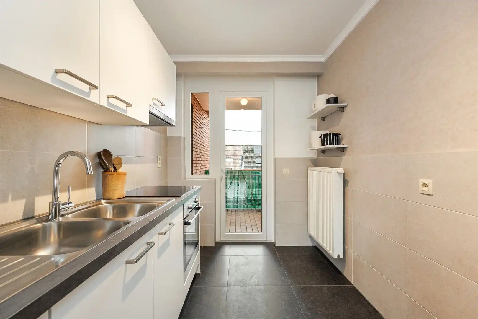 EPC B! Prachtig gerenoveerd appartement in doodlopende straat zonder bovenburen foto 11