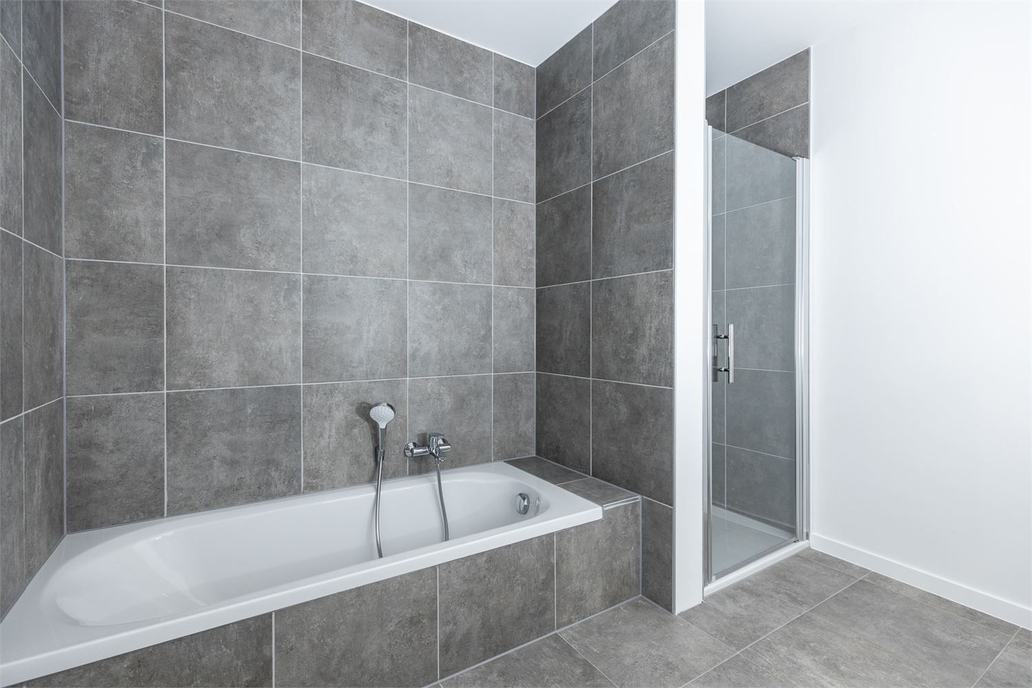 Recent appartement met 2 slpkrs en terras in hartje Putte foto 11