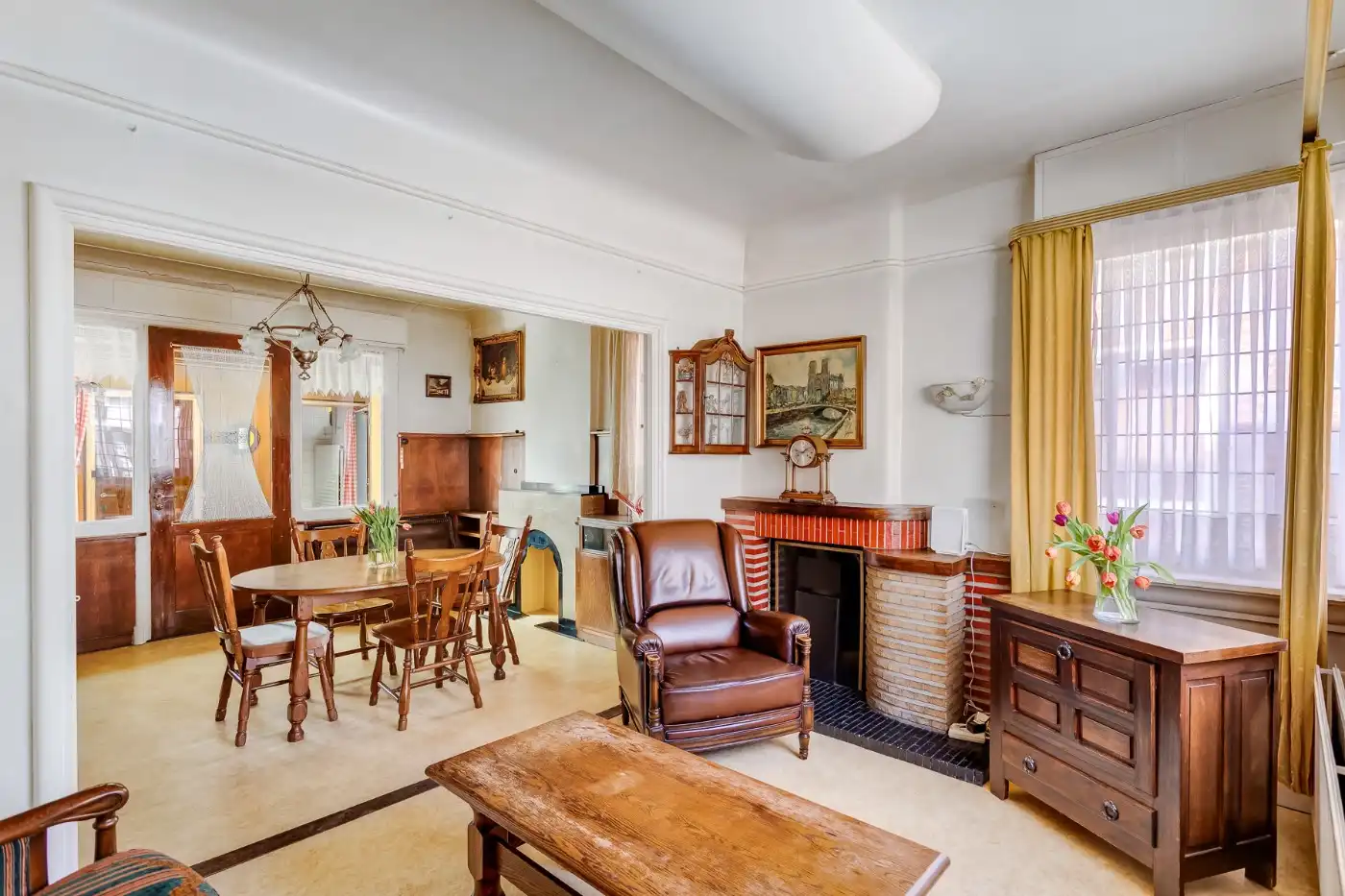 Te renoveren, geklasseerde art deco woning met 3 slpk, ruime zolder en Z-tuin foto 8