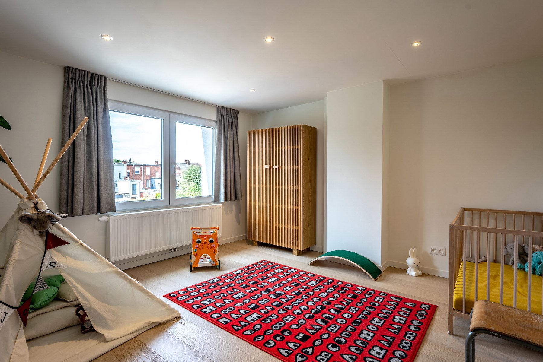 Instapklare woning met 3 slaapkamers, 2 badkamers en tuin! foto 17