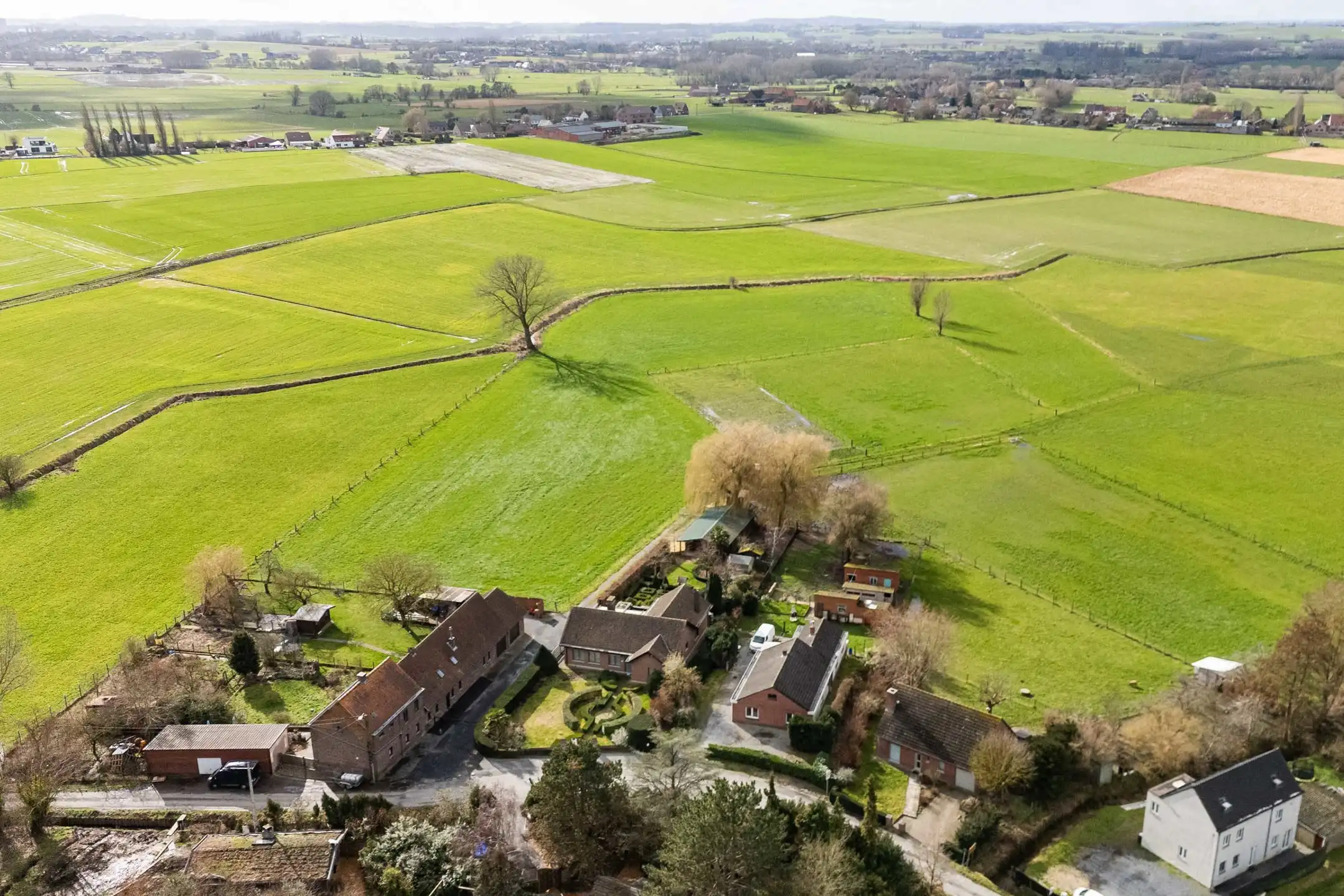 Instapklare villa met tuin, weids uitzicht en ruim bijgebouw foto 32