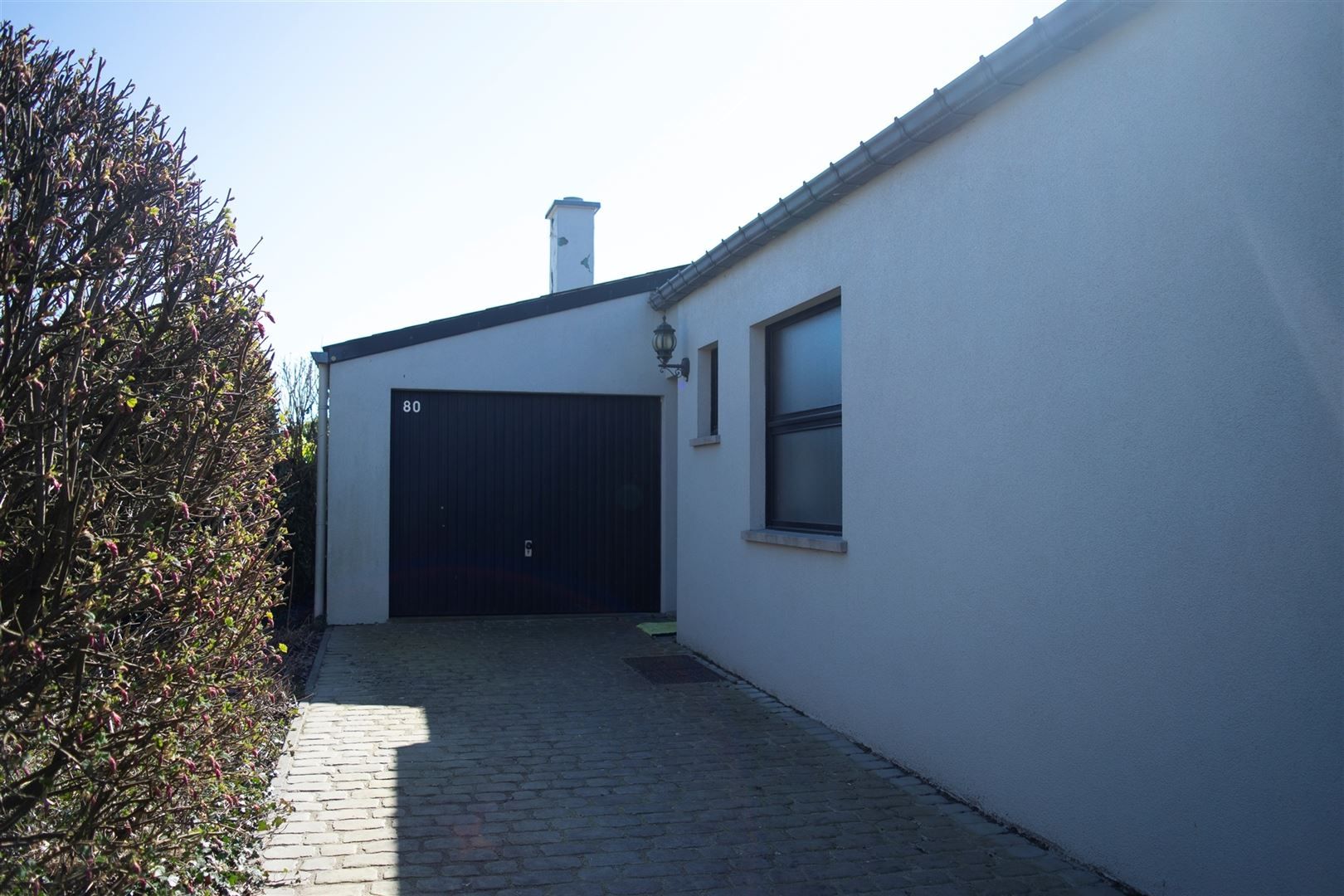 Bungalow met grote tuin foto 15