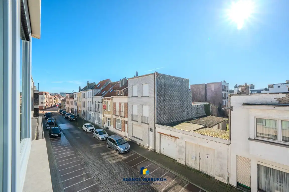 Lichtrijk 1-slpk appartement nabij de Grote Markt foto 14