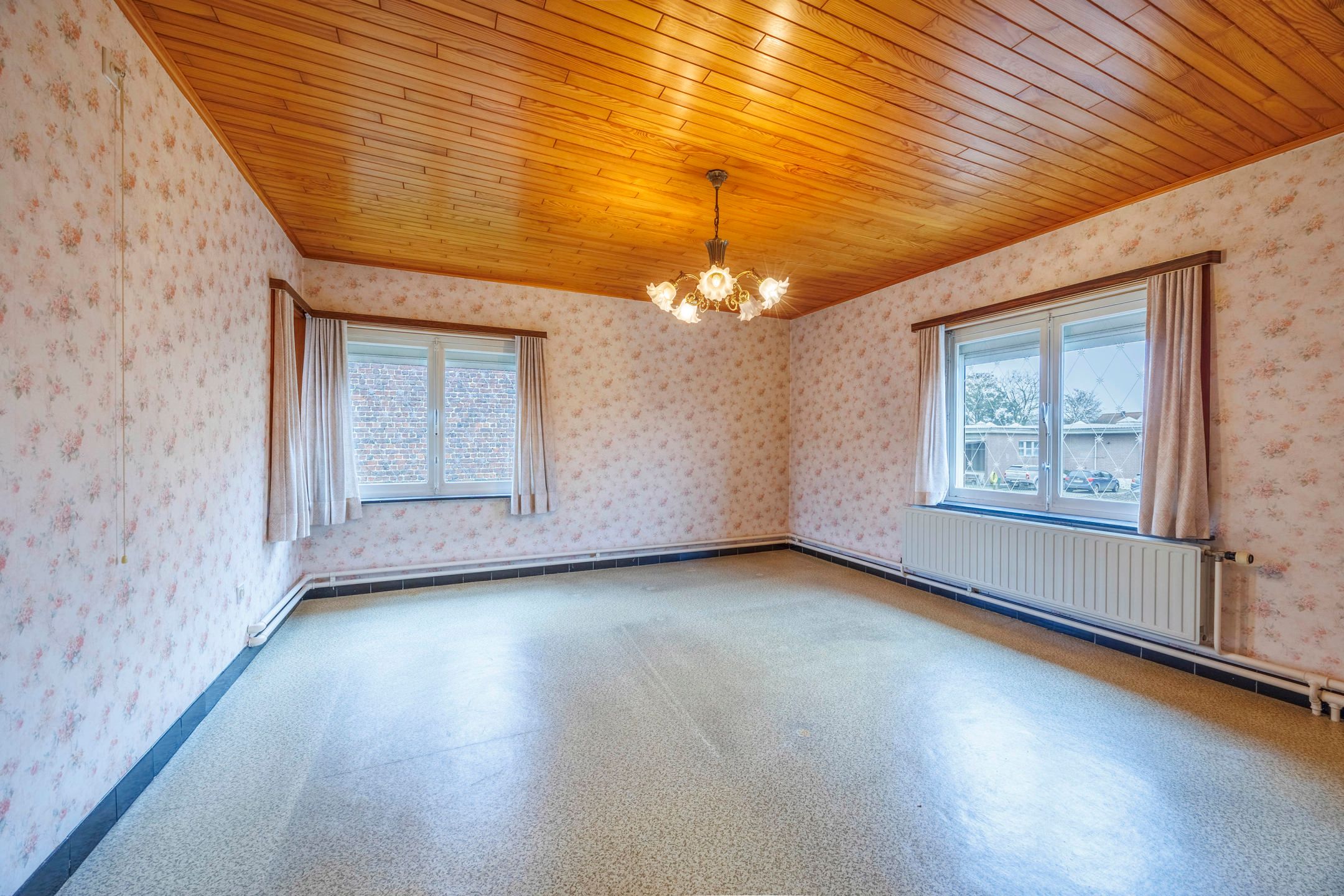 Te renoveren vrijstaande woning foto 16