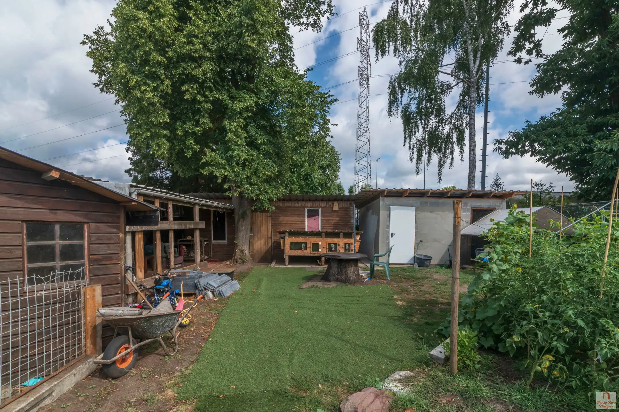 Ruime, vernieuwde woning met terras en tuin in Koersel foto 44