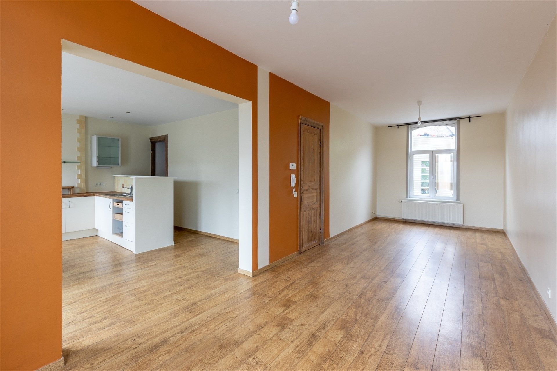 Ruime woning met 3 slaapkamers in het centrum. foto 10
